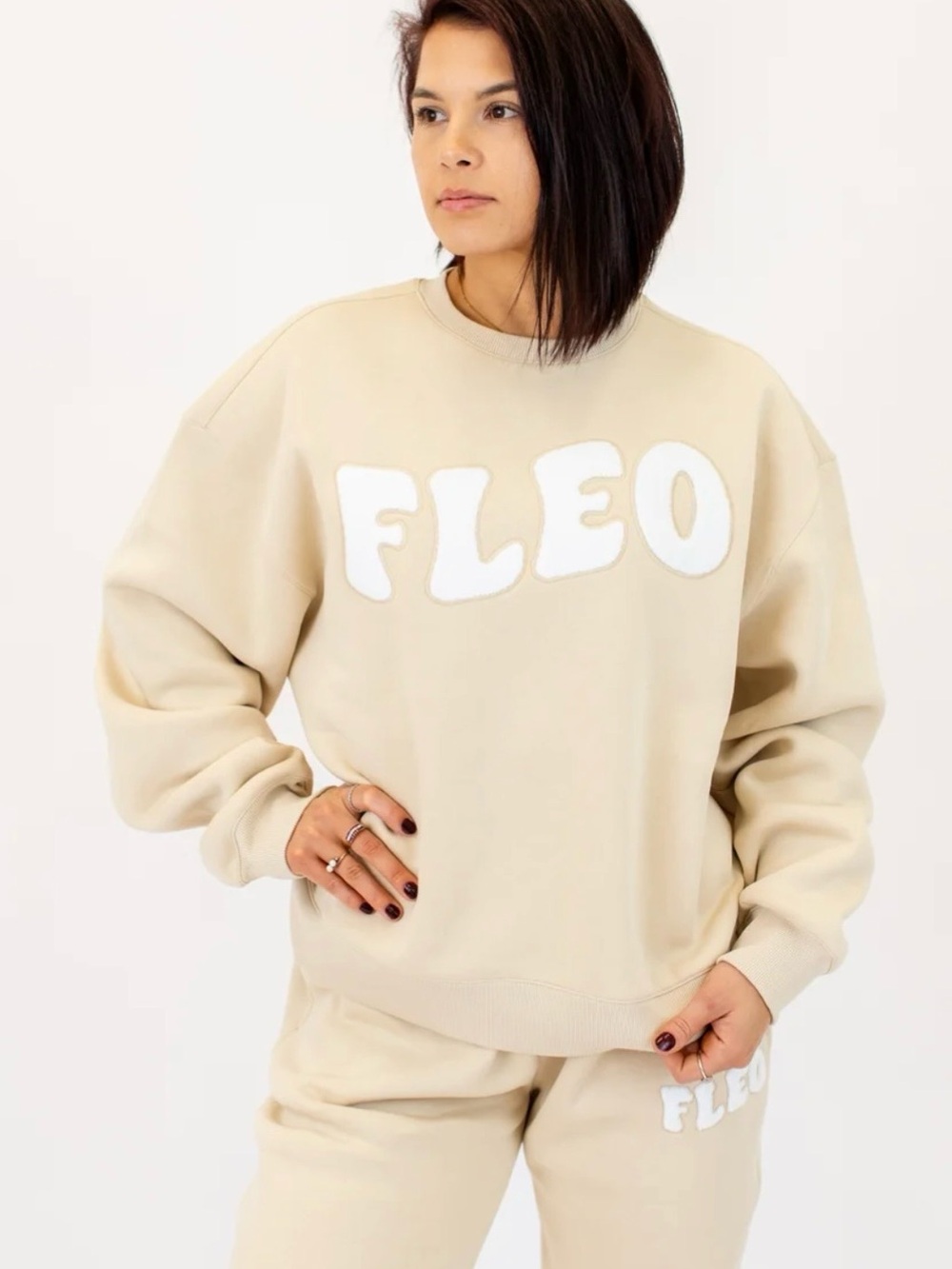 Women’s Fleo Crewneck Sweatshirt Size Small New Oversized Full length Front Logo